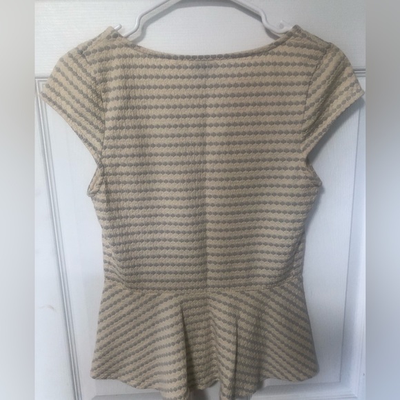 Flirty Anthropologie peplum top - Picture 4 of 4